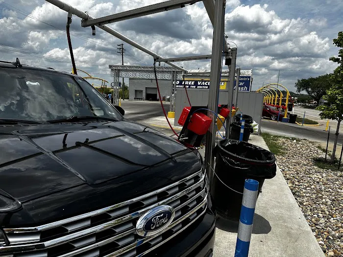 Speeder's Car Wash Picture 8