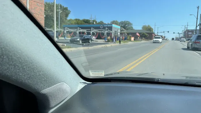 GO Car Wash Picture 9