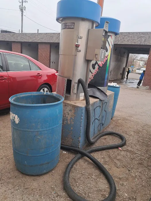 10th Street Car Wash Picture 1