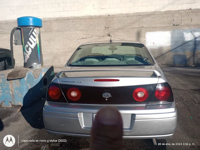 10th Street Car Wash Picture 5