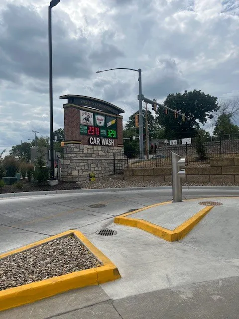 Speedy's Car Wash Picture 1