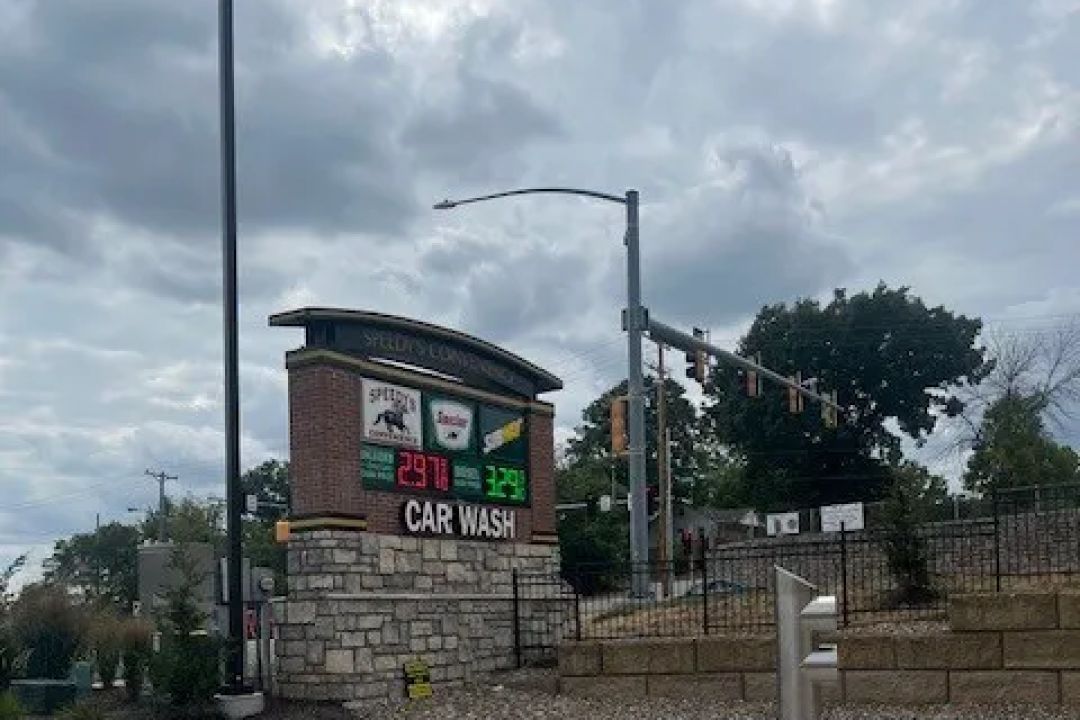 Speedy's Car Wash