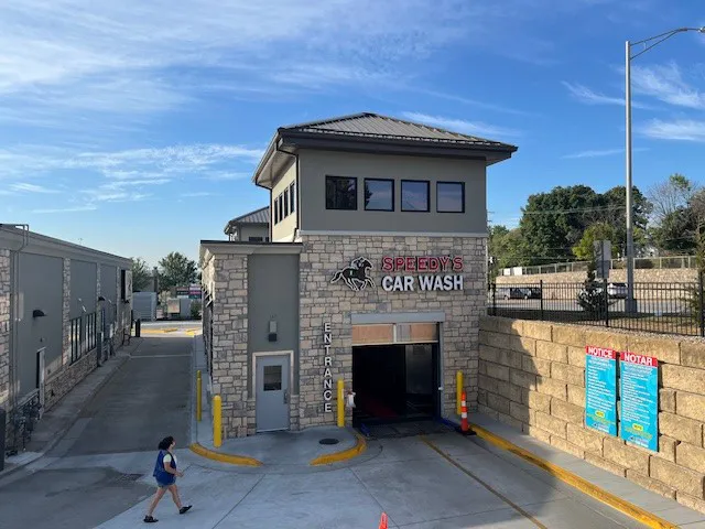 Speedy's Car Wash Picture 9
