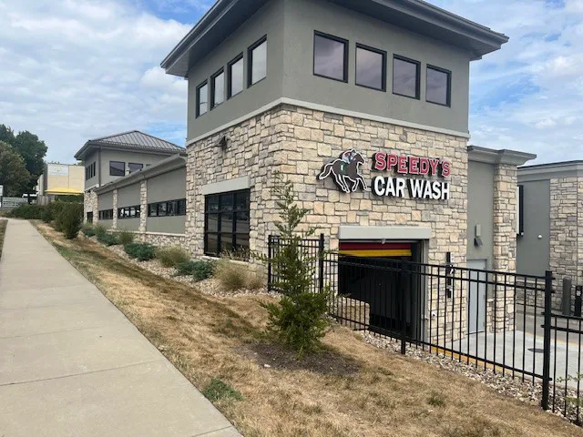 Speedy's Car Wash Picture 7