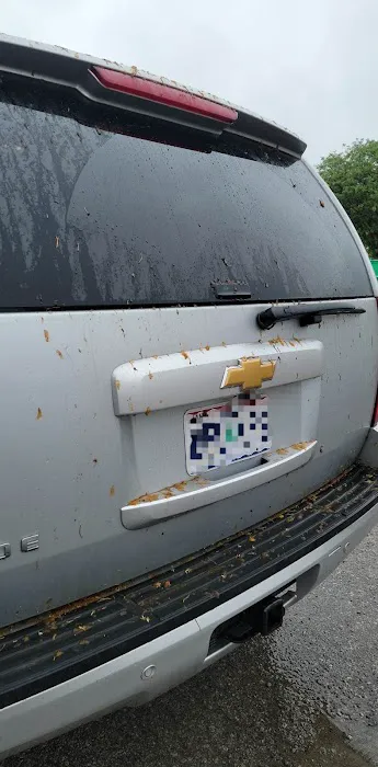 Mission Road Car Wash Picture 2