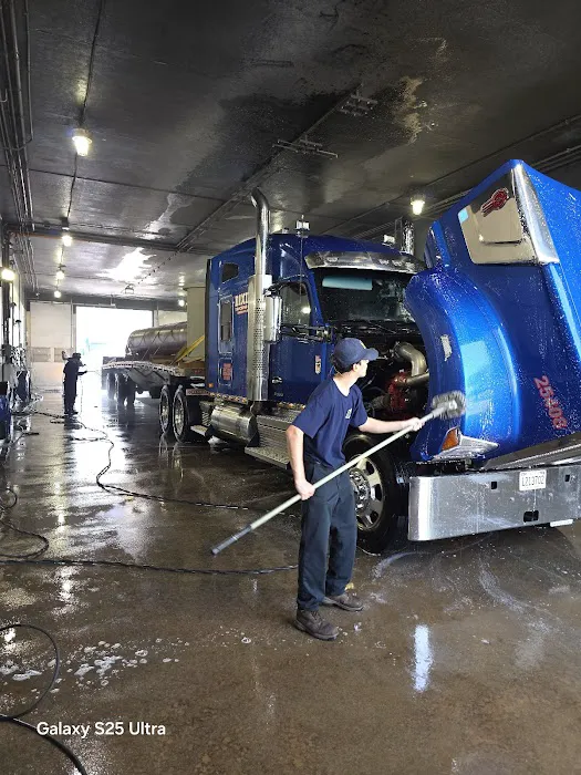 Blue Beacon Truck Wash of Kansas City, MO Picture 10