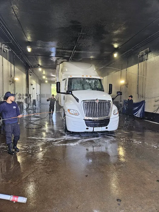 Blue Beacon Truck Wash of Kansas City, MO Picture 7