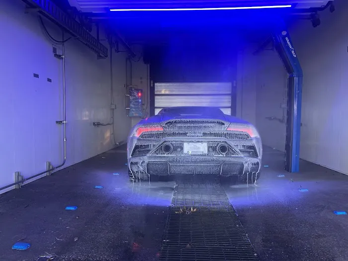 OTTO Car Wash Picture 3