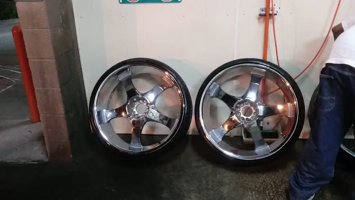 OTTO Car Wash Picture 5