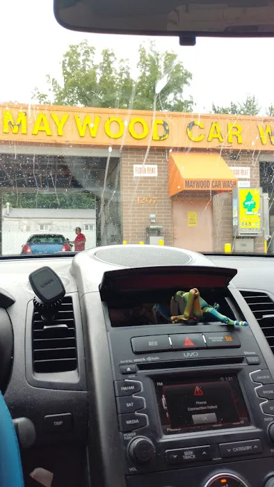 Maywood Car Wash Picture 2
