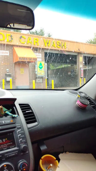Maywood Car Wash Picture 3