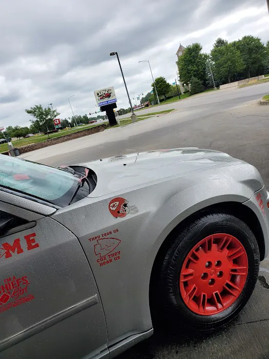 Riverside Car Wash Picture 1