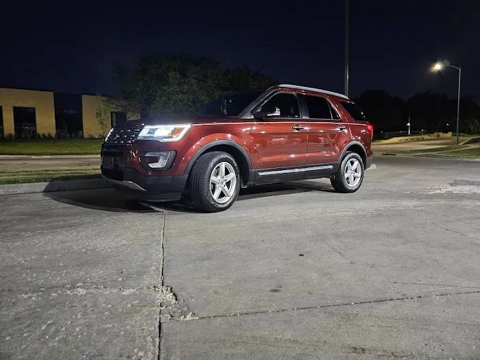 Riverside Car Wash Picture 7