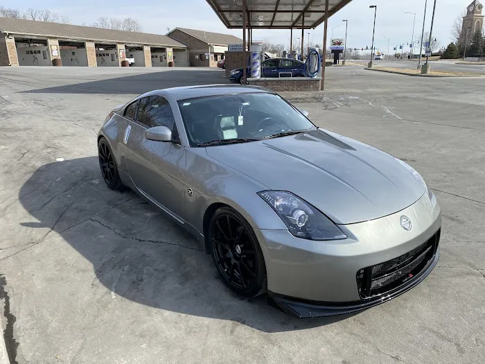 Riverside Car Wash Picture 10