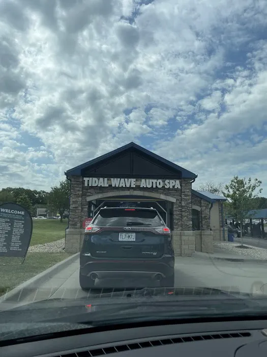 Tidal Wave Auto Spa | Car Wash Picture 1