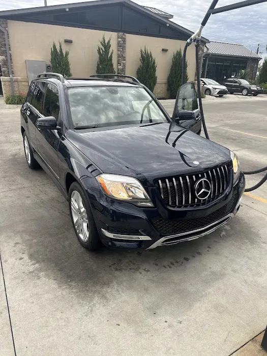 Tidal Wave Auto Spa | Car Wash Picture 4