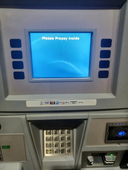 Mini Mart Car Wash Picture 2