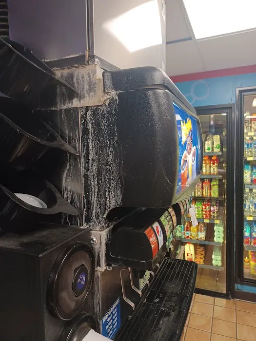 Mini Mart Car Wash Picture 1