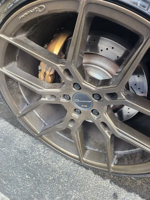 Charlie's Car Wash Picture 3