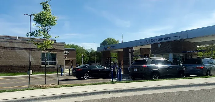 Charlie's Car Wash Picture 7