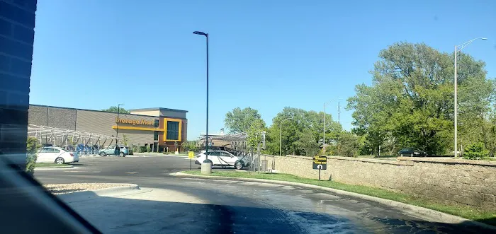 Charlie's Car Wash Picture 4