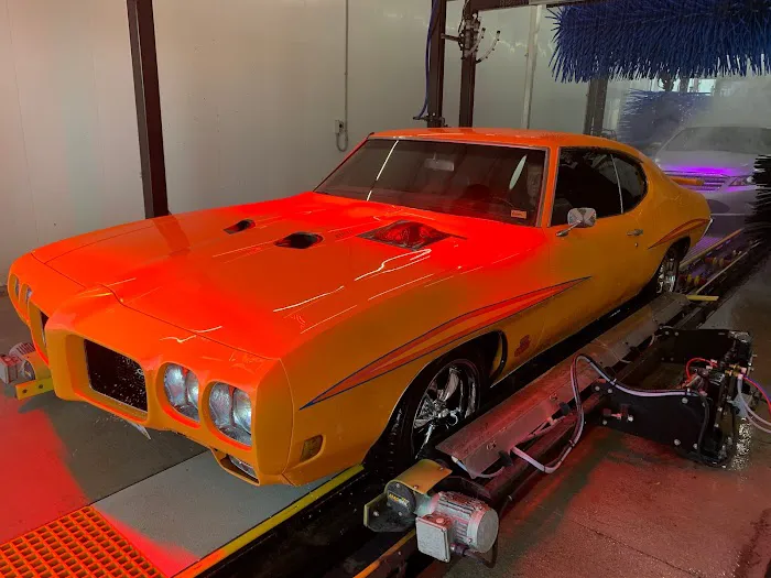 GO Car Wash Picture 1