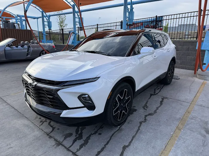 GO Car Wash Picture 5