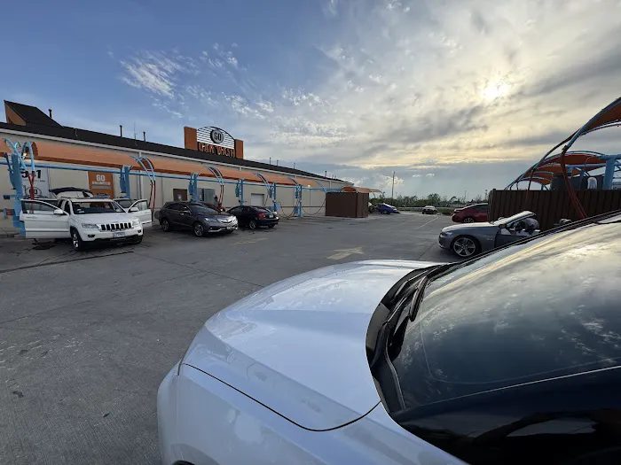 GO Car Wash Picture 3