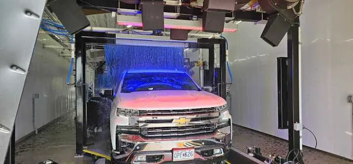 GO Car Wash Picture 9