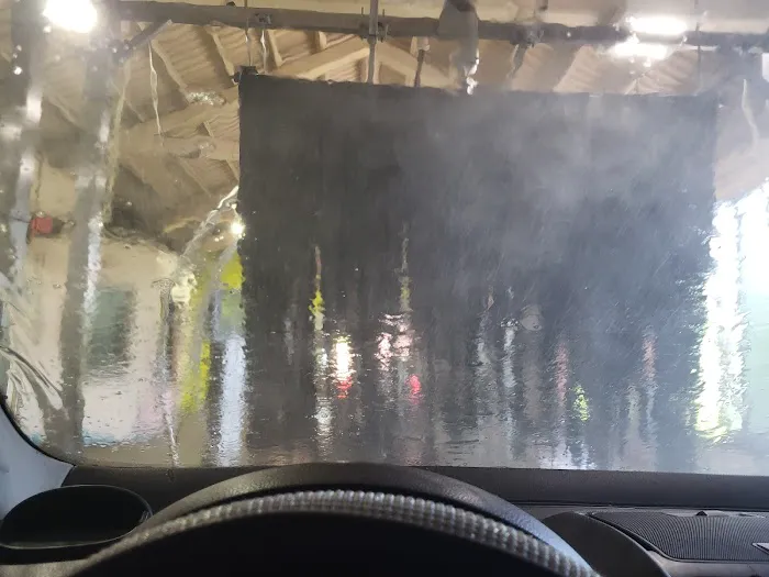 The Better Wash - Gladstone Express Tunnel Car Wash Picture 2