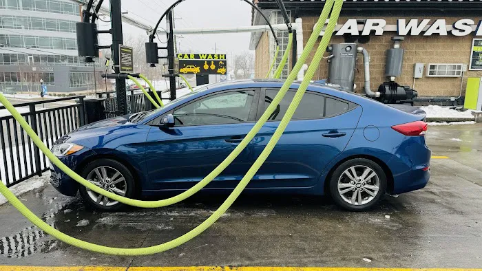 The Better Wash - Gladstone Express Tunnel Car Wash Picture 4