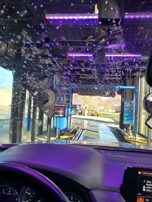 Tidal Wave Auto Spa | Car Wash Picture 7