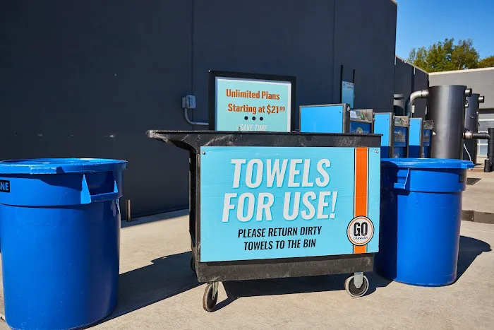 GO Car Wash Picture 5