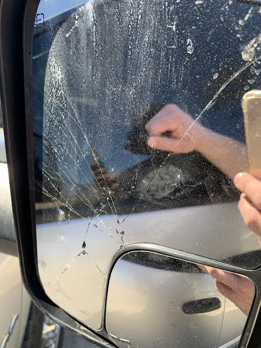 GO Car Wash Picture 7