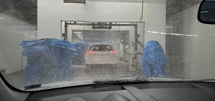 GO Car Wash Picture 8