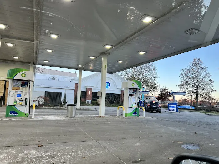 Waterway Carwash Picture 3