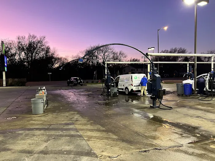 Waterway Carwash Picture 6