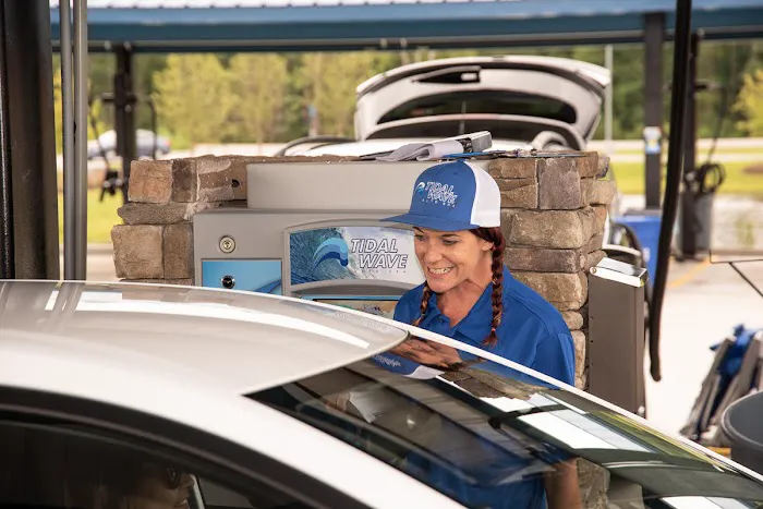 Tidal Wave Auto Spa | Car Wash Picture 4