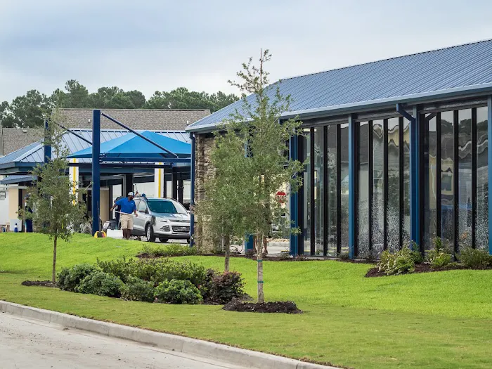 Tidal Wave Auto Spa | Car Wash Picture 8