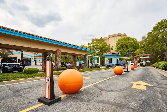 GO Car Wash Picture 3