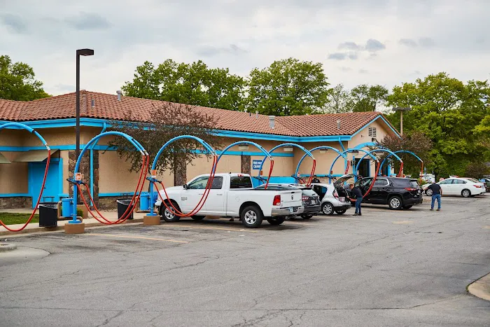 GO Car Wash Picture 2