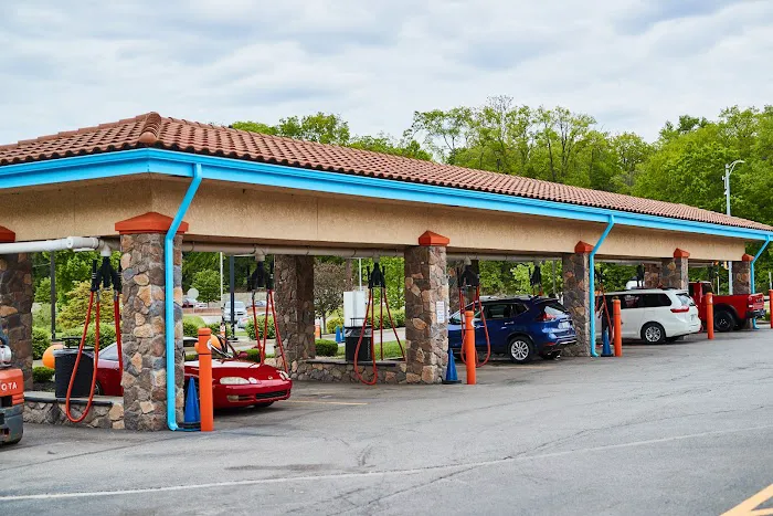 GO Car Wash Picture 10