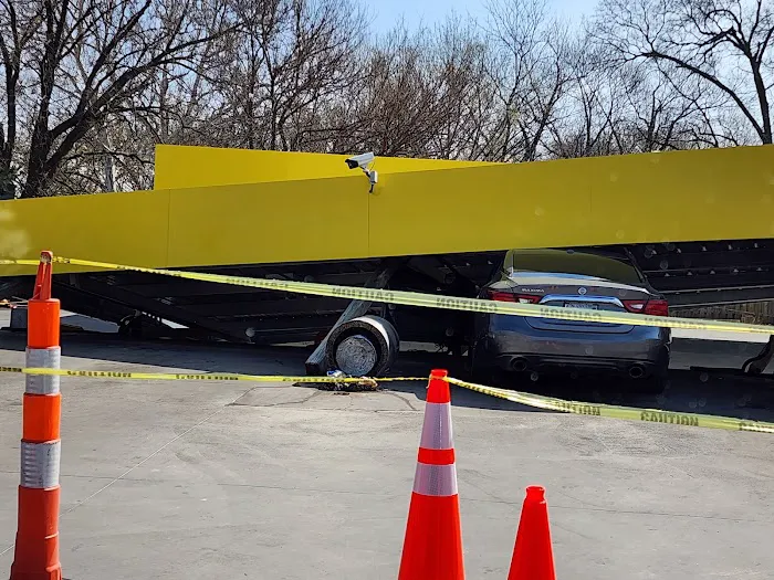 Zips Car Wash Picture 3