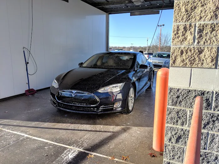 Zips Car Wash Picture 5