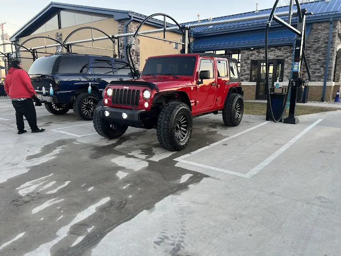 Tidal Wave Auto Spa | Car Wash Picture 6