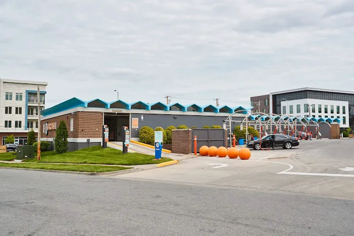 GO Car Wash Picture 5