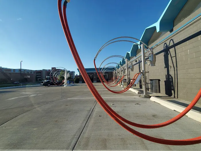 GO Car Wash Picture 6