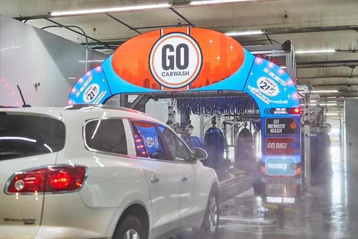 GO Car Wash Picture 9