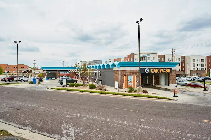 GO Car Wash Picture 8