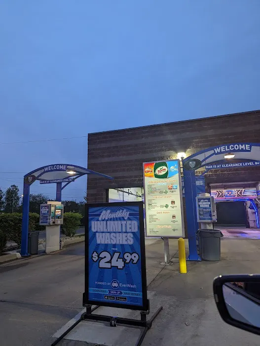 Premier Carwash Picture 10